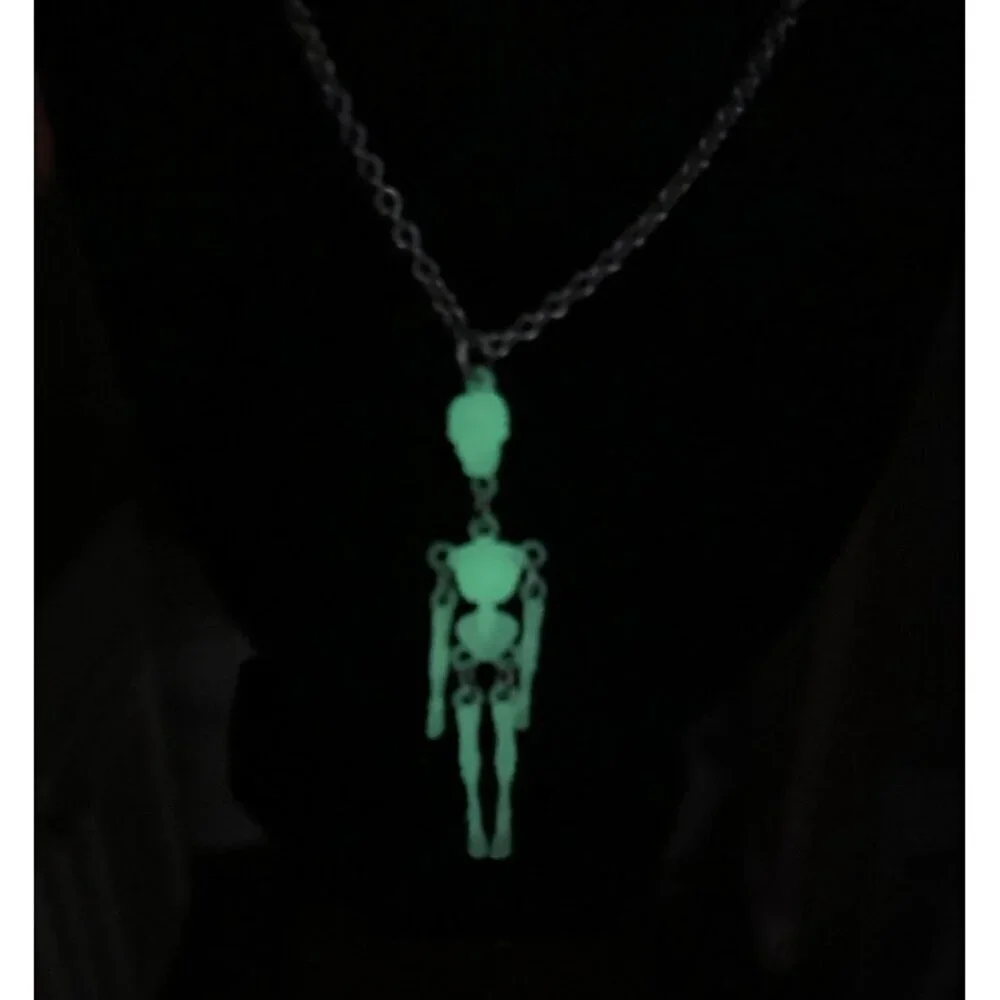 Skeleton Necklace Moveable Limb Steampunk Punk Skull Glow In The Dark Necklace - Picture 3 of 13